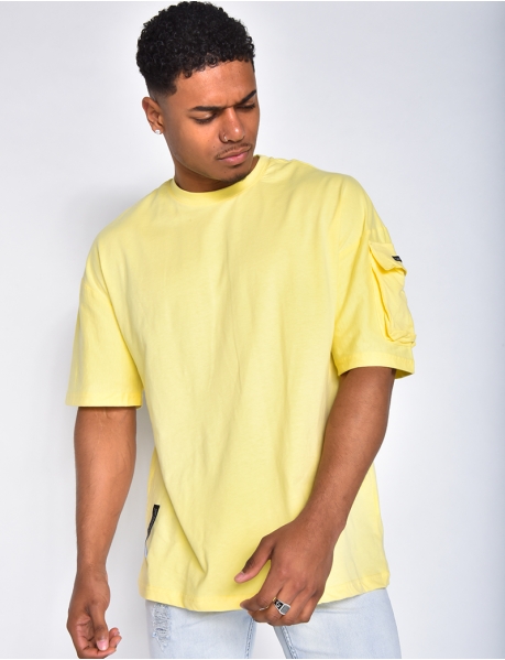 T-shirt with sleeve pocket