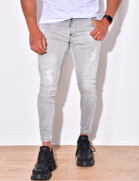 Jeans  in Destroyed-Optik, mit Flecken