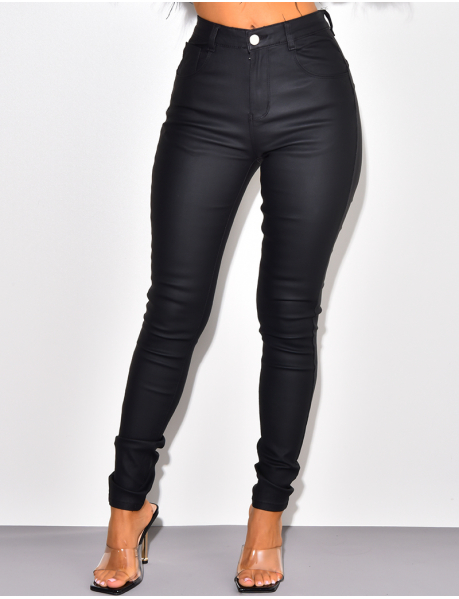 High-waisted oiled trousers with push-up effect