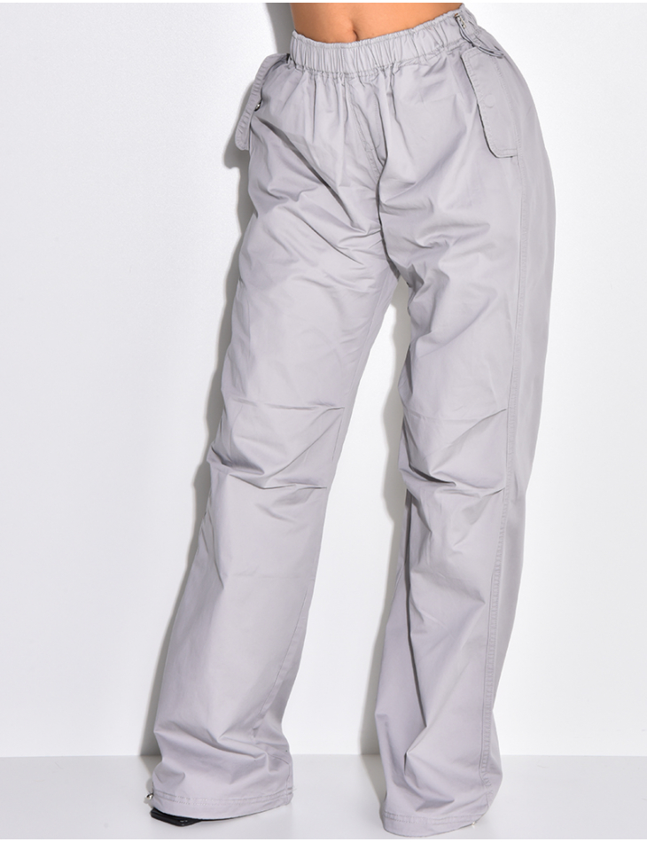 Pantalon parachute coupe large gris clair