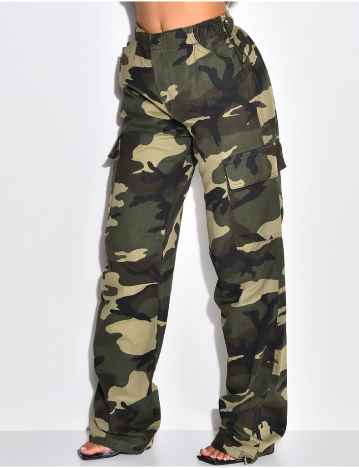 Pantalon cargo à motif camouflage