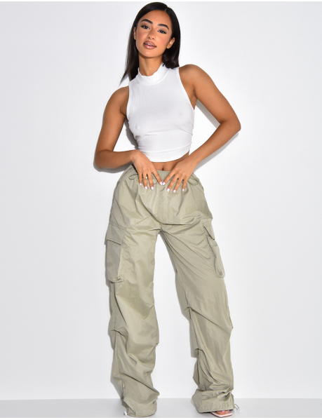 Parachute trousers with cargo pockets