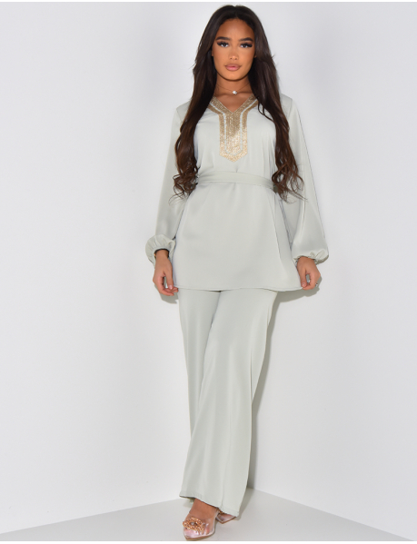 Flowing satiny tunic & trousers set with embroidery 