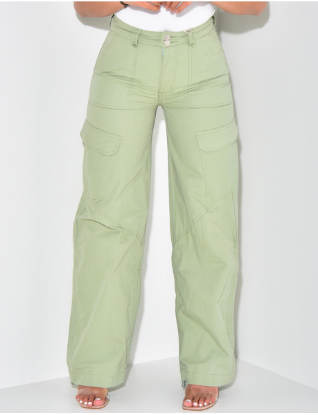 Parachute trousers with cargo pockets