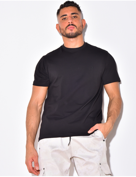 Basic T-shirt with embroidered "B"