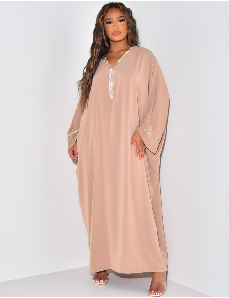 Abaya fluide à strass doré au col et aux manches