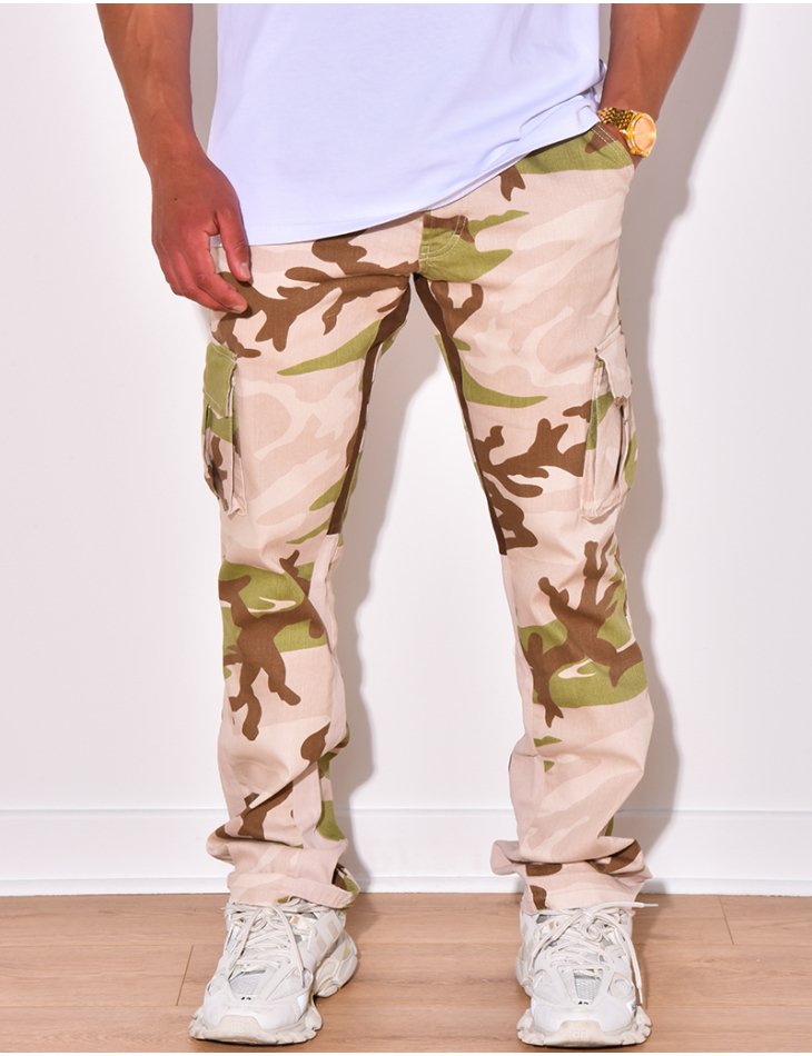 Pantalon cargo camouflage avec poches