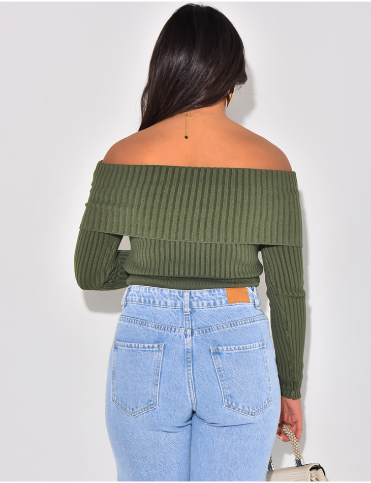 Ribbed short jumper with boat neck