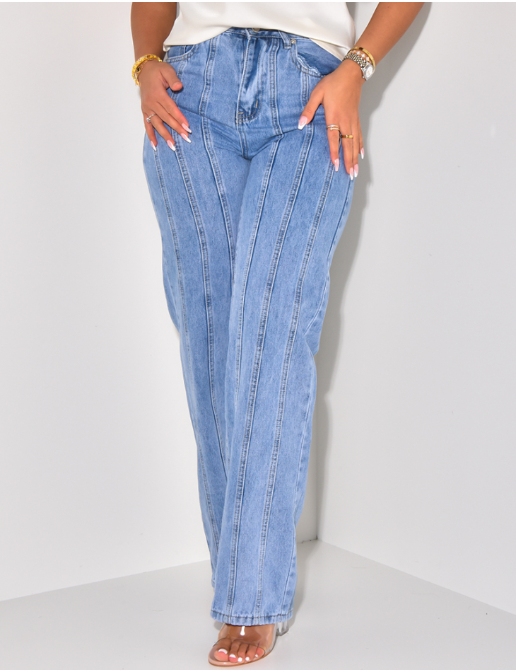 Wide-leg jeans with contrasting seams