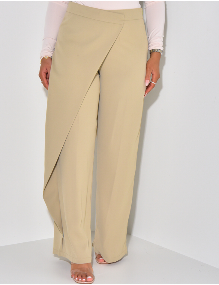 Tailored trousers with asymmetric yoke