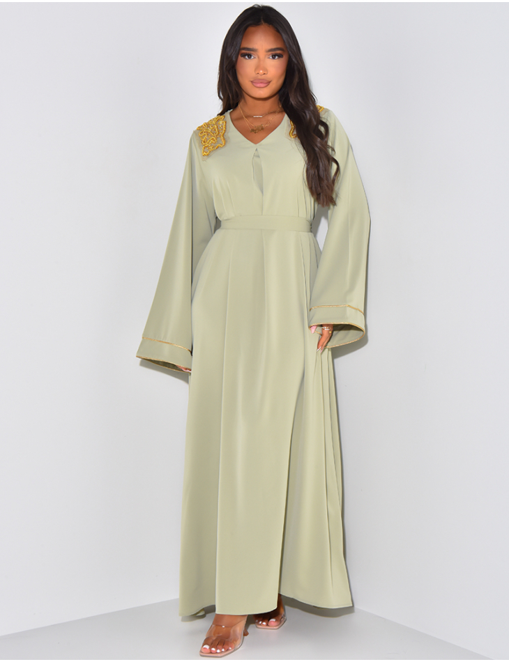Abaya à perles dorées aux épaules & ceinture à la taille