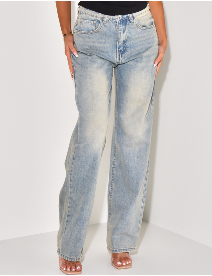 High-waisted straight-leg jeans with vintage wash