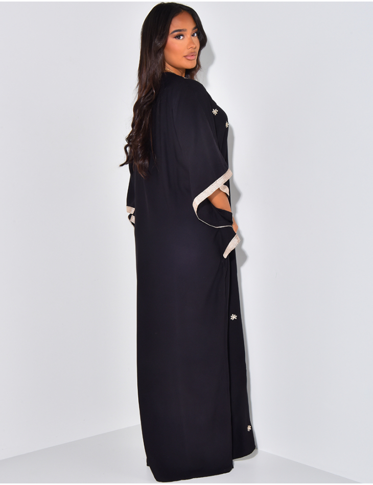Loose-fitting abaya with gold embroidery